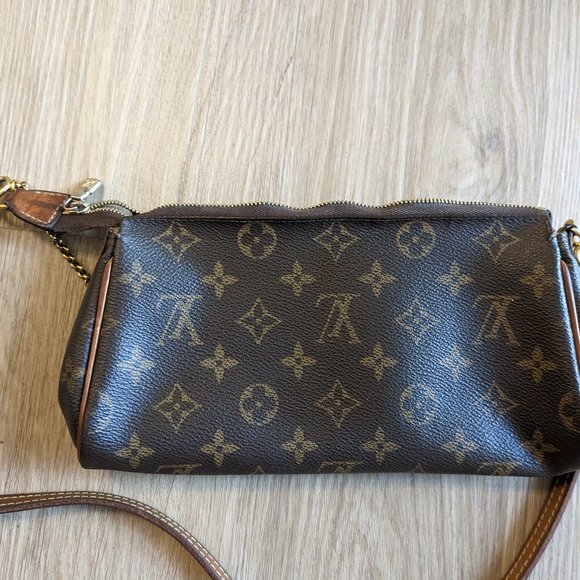 Louis Vuitton Eva clutch - Picture 6 of 16